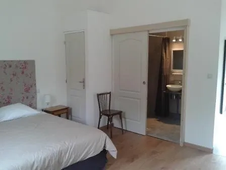 Du Campreux Bed & Breakfast 3*